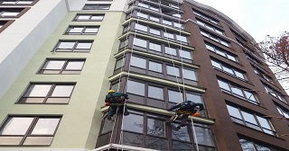 Установка крыши на балкон Арсеньев цена от 1054 руб. м/2.