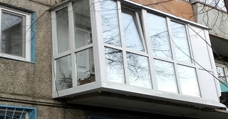 Остекление с выносом под ключ Арсеньев, цена от 2635 руб.